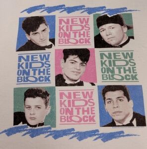 New Kids On The Block NKOTB Tee - Band Members On Front Smell The 90s XL